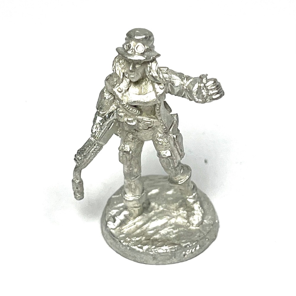 Ral Partha Female Steampunk Gunslinger Adventurer Miniature Unpainted RPG Figure